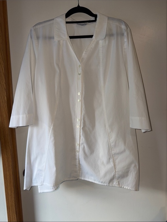 Joan Rivers Tops - Joan Rivers White Button-Front Tunic Blouse